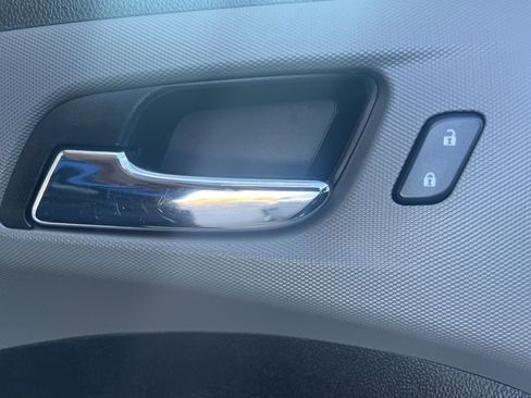 Used 2015 Chevrolet Sonic LT image 10