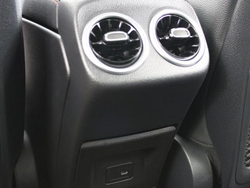 Used 2023 Mercedes-Benz CLA 250 4MATIC image 43