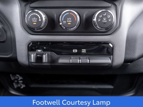 Used 2024 RAM 2500 Big Horn AWD/4WD image 26