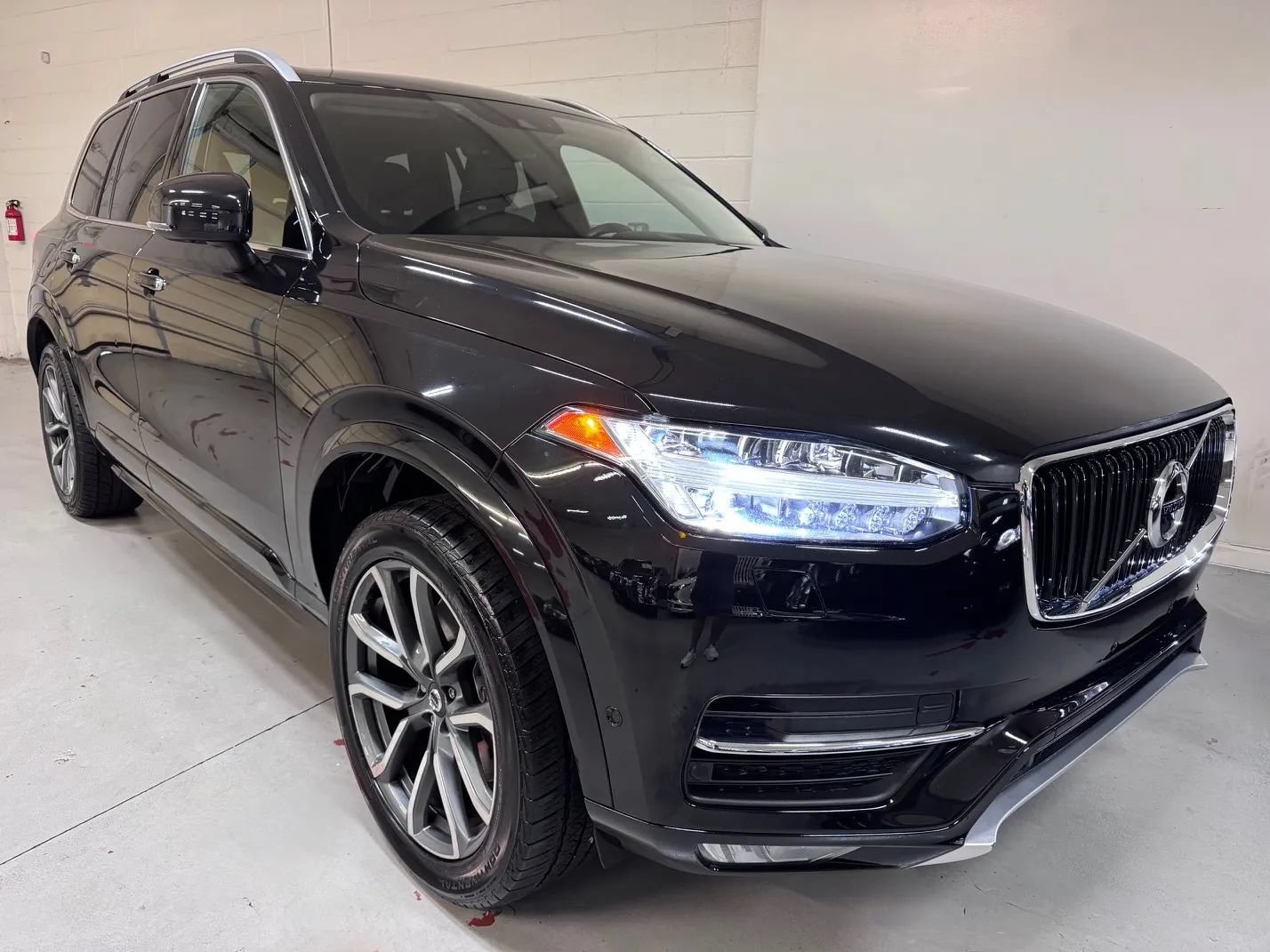 Used 2019 Volvo XC90 T6 Momentum w/ Advanced Package AWD/4WD image 1