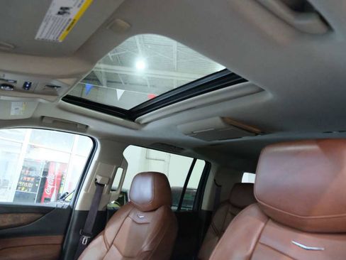 Used 2015 Cadillac Escalade ESV Premium image 37