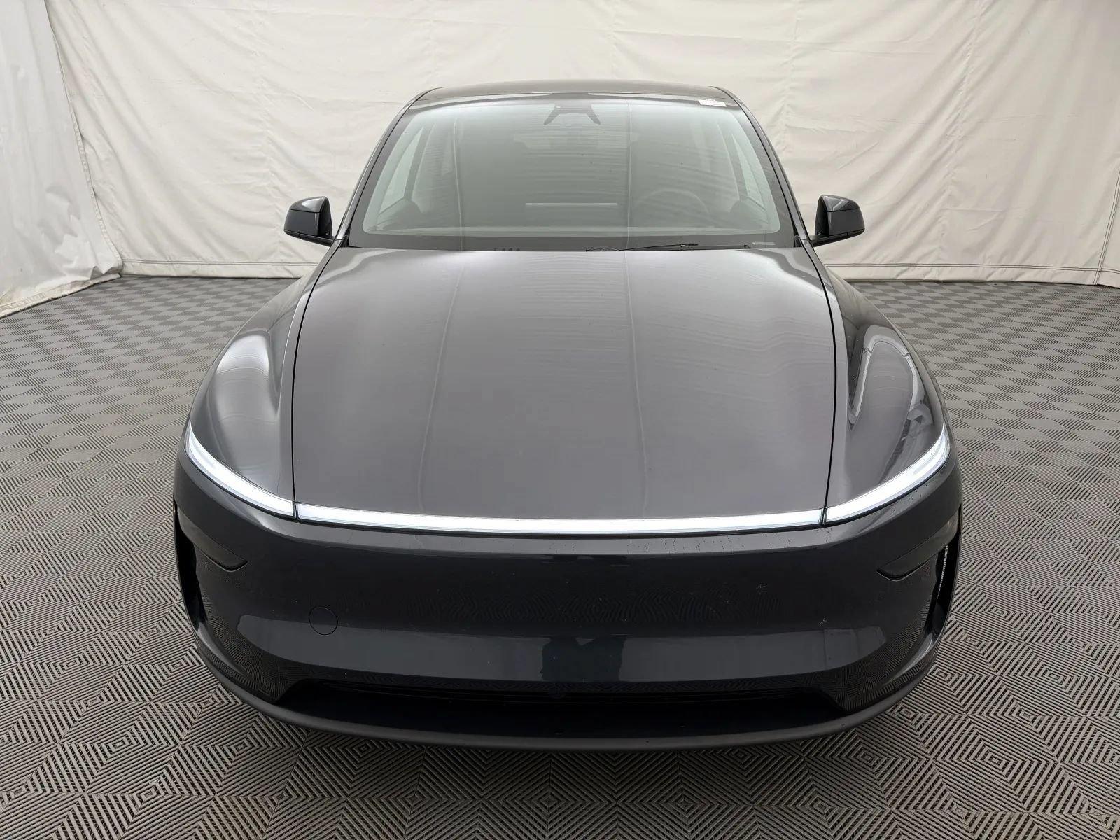 Used 2026 Tesla Model Y Long Range AWD/4WD image 3