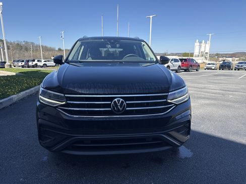 Used 2022 Volkswagen Tiguan SE image 8
