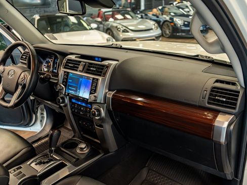 Used 2020 Toyota 4Runner Limited AWD/4WD image 48