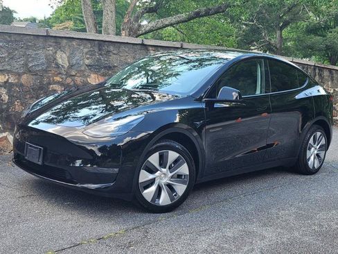 Used 2023 Tesla Model Y Long Range AWD/4WD image 5