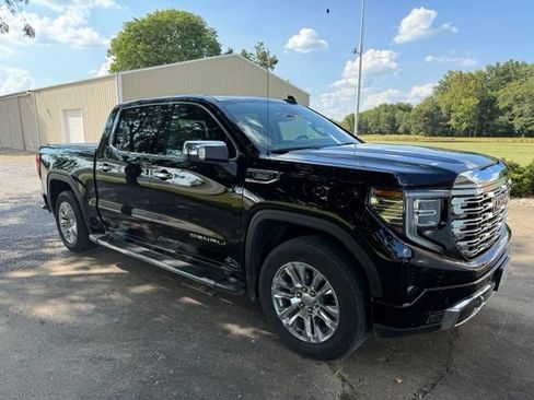 Used 2023 GMC Sierra 1500 Denali AWD/4WD image 2