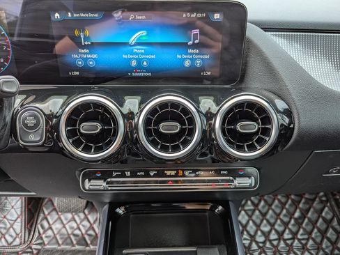 Used 2021 Mercedes-Benz GLA 250 4MATIC image 23