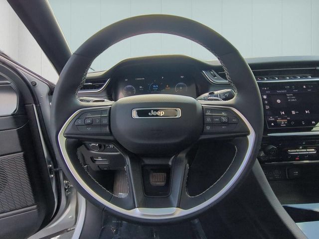 Used 2024 Jeep Grand Cherokee Altitude AWD/4WD image 18