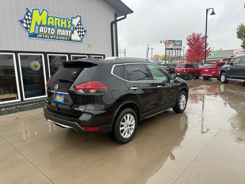 Used 2020 Nissan Rogue SV image 6