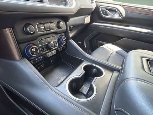 Used 2024 Chevrolet Suburban High Country image 14