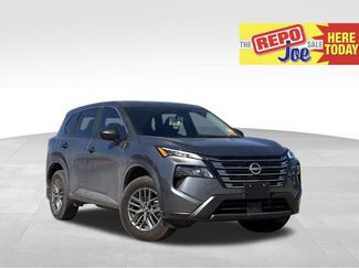 Used 2025 Nissan Rogue S video 1