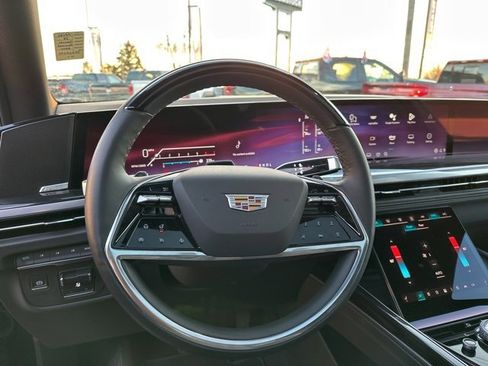 Used 2025 Cadillac Escalade Premium Luxury image 44