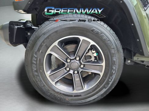 Used 2023 Jeep Wrangler Unlimited Sahara AWD/4WD image 29