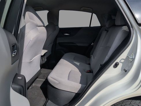 Used 2021 Toyota Venza LE AWD/4WD image 15