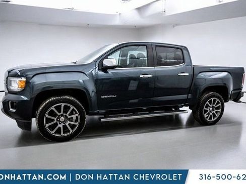 Used 2020 GMC Canyon Denali image 2