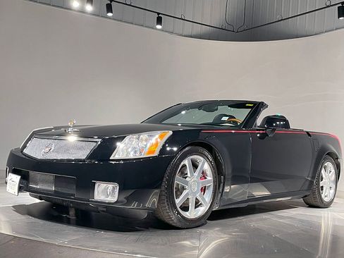 Used 2005 Cadillac XLR image 20