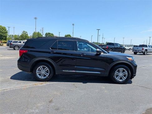 Used 2024 Ford Explorer XLT w/ Equipment Group 202A image 2