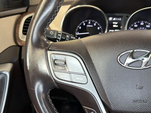 Used 2017 Hyundai Santa Fe SE w/ SE Premium Package 02 FWD image 26