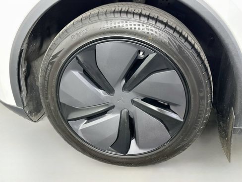 Used 2026 Tesla Model Y AWD image 30