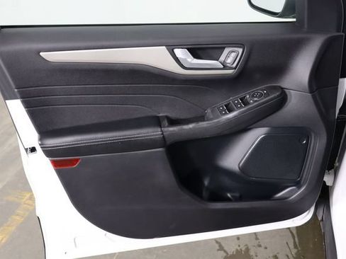 Used 2021 Ford Escape SE FWD image 18