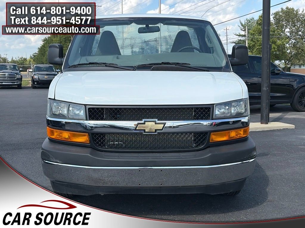 Used 2023 Chevrolet Express 4500 w/ Ambulance Package RWD image 2