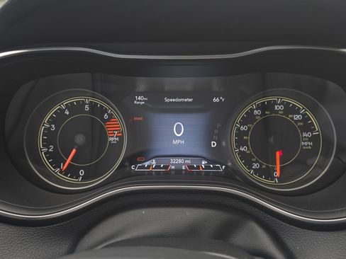 Certified 2023 Jeep Cherokee Altitude Lux image 17