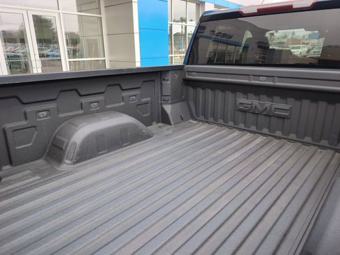 Used 2021 GMC Sierra 1500 Elevation w/ LPO, Elevation Black Package image 10