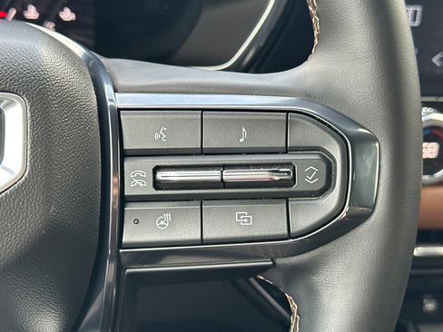 Certified 2023 GMC Canyon AT4 w/ AT4 Premium Package AWD/4WD image 32