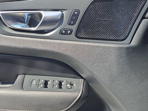 Used 2023 Volvo XC60 B5 Ultimate FWD image 31