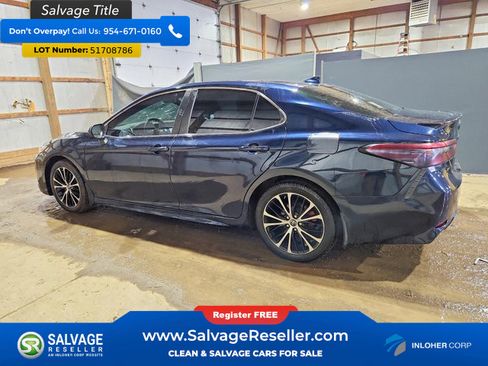 Used 2019 Toyota Camry SE FWD image 3