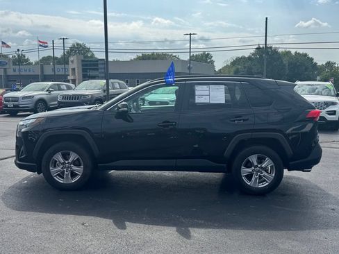 Used 2025 Toyota RAV4 XLE AWD/4WD image 28