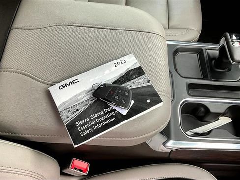 Used 2023 GMC Sierra 1500 SLT w/ SLT Convenience Package image 10