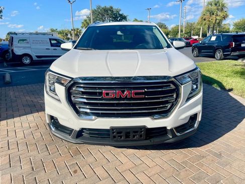 Used 2023 GMC Terrain SLT image 9