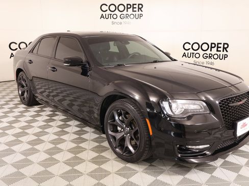 Used 2023 Chrysler 300 S w/ Comfort Group RWD image 1