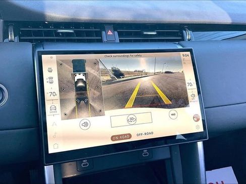 Used 2024 Land Rover Discovery Sport S image 21