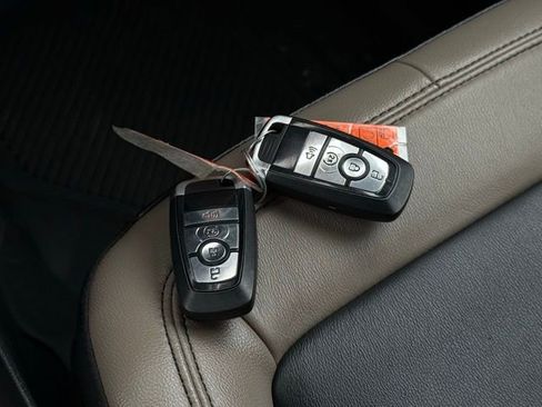 Used 2023 Ford Bronco Wildtrak image 6