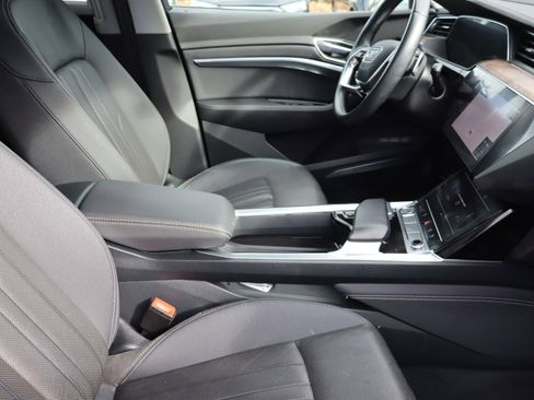 Used 2019 Audi e-tron Premium Plus w/ Cold Weather Package image 13
