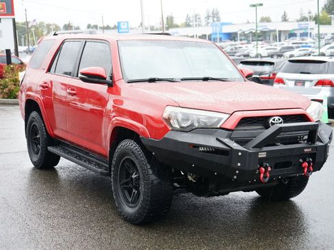 Used 2016 Toyota 4Runner SR5 image 7