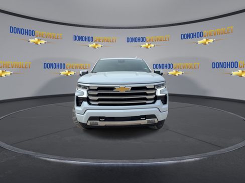 New 2026 Chevrolet Silverado 1500 High Country w/ High Country Premium Package AWD/4WD image 6