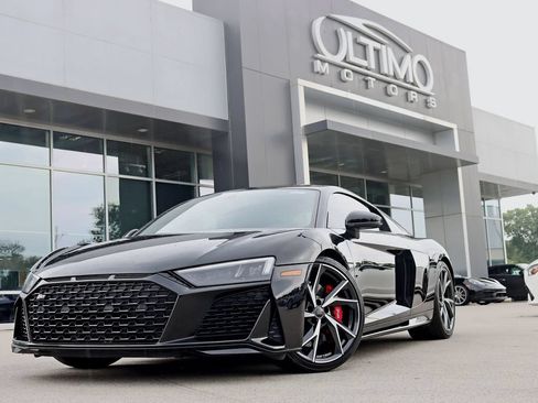 Used 2021 Audi R8 V10 w/ Premium Package RWD image 37