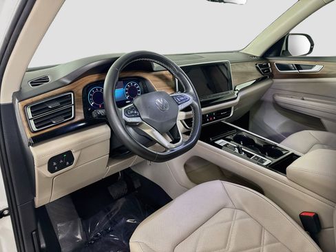 Used 2026 Volkswagen Atlas SE FWD image 23