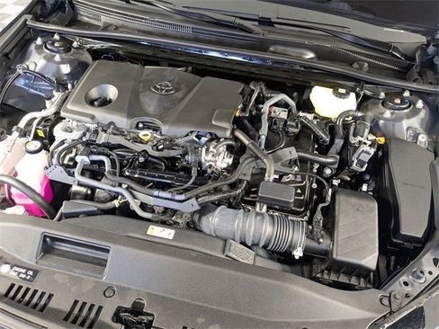 Used 2025 Toyota Camry SE image 34