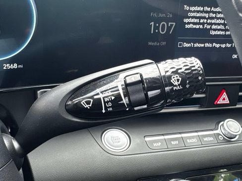 Certified 2023 Hyundai Elantra Limited FWD image 26
