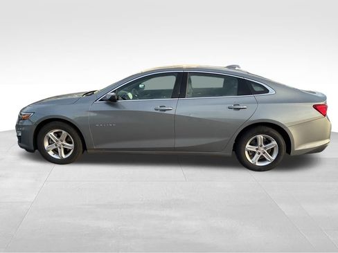 Used 2024 Chevrolet Malibu LT FWD image 2