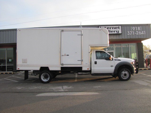 Used 2015 Ford F550 2WD Regular Cab Super Duty image 1