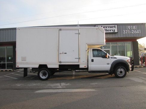 Used 2015 Ford F550 2WD Regular Cab Super Duty image 1