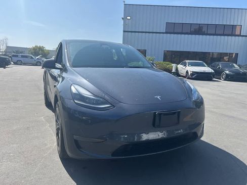 Used 2025 Tesla Model Y Long Range image 1