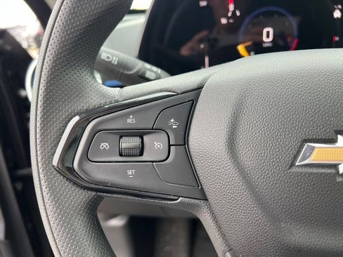 Used 2025 Chevrolet Trax LT FWD image 21