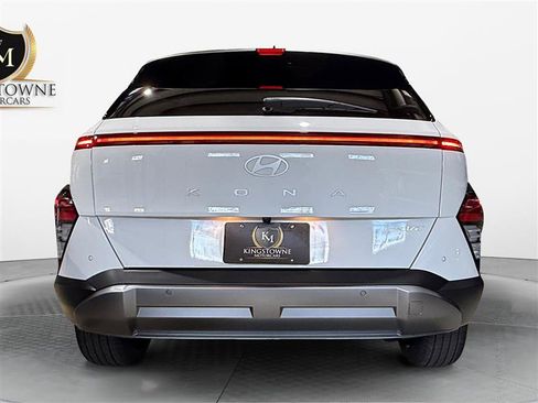 Used 2024 Hyundai Kona Limited AWD/4WD image 4