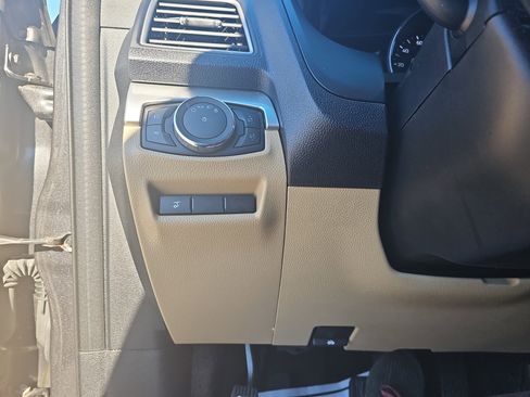 Used 2016 Ford Explorer XLT w/ Equipment Group 202A image 27